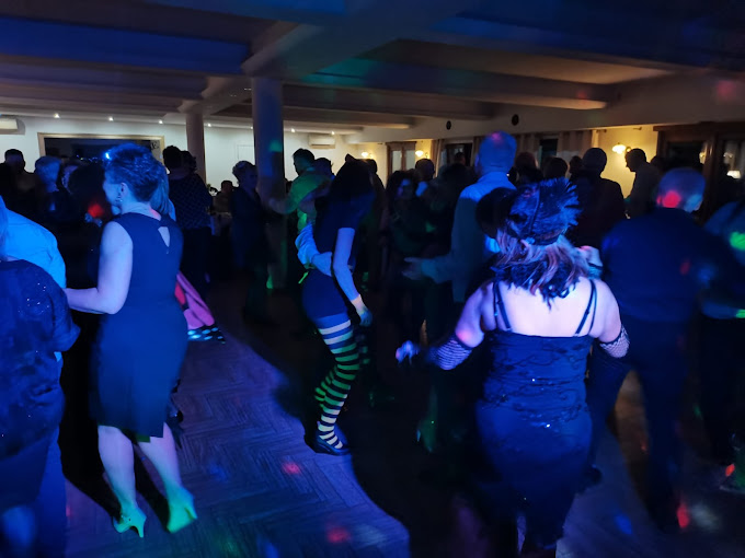 DJ na wesele Świebodzice – profesjonalna muzyka i nowoczesne wesele